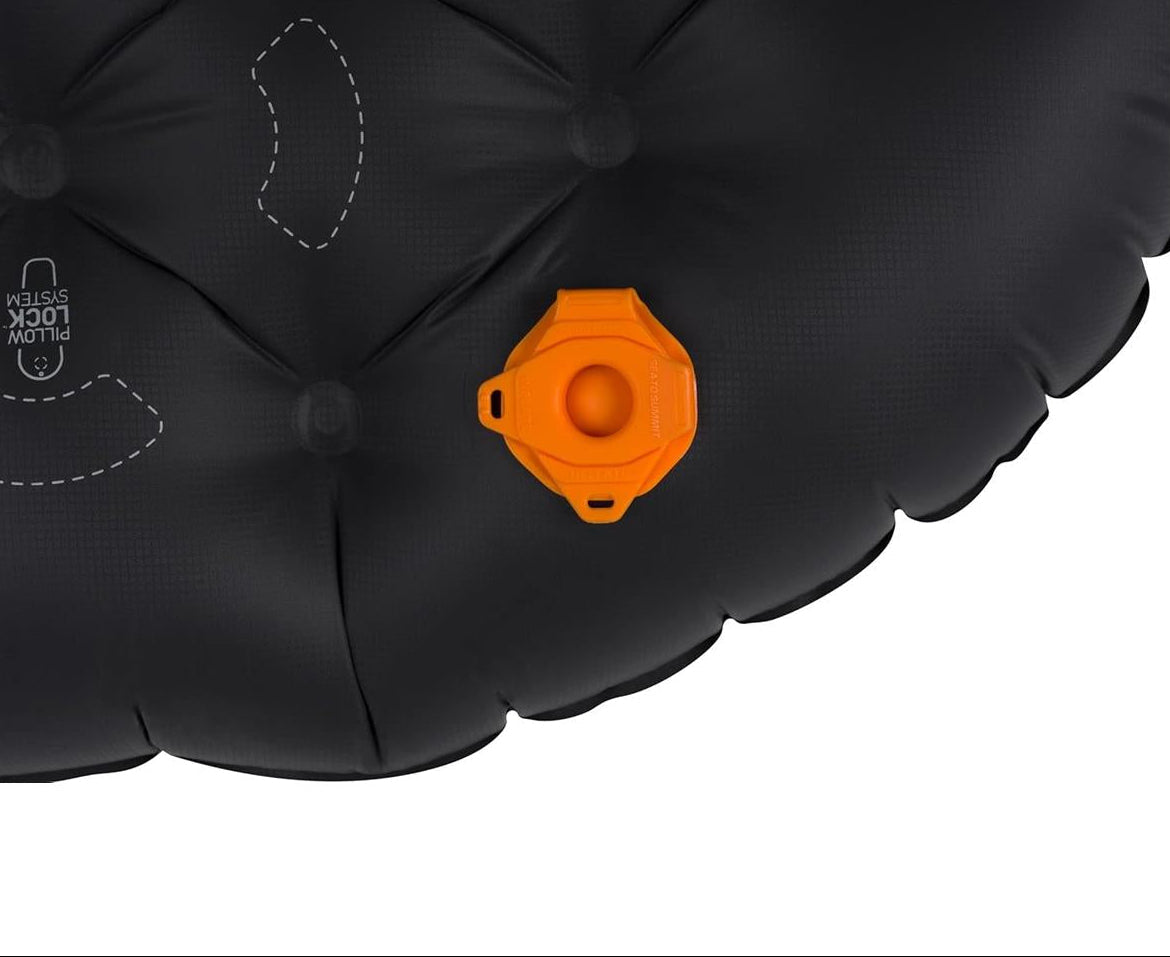 Sea to Summit Ether Light XT Extreme sleeping mat valve and inflation port detail