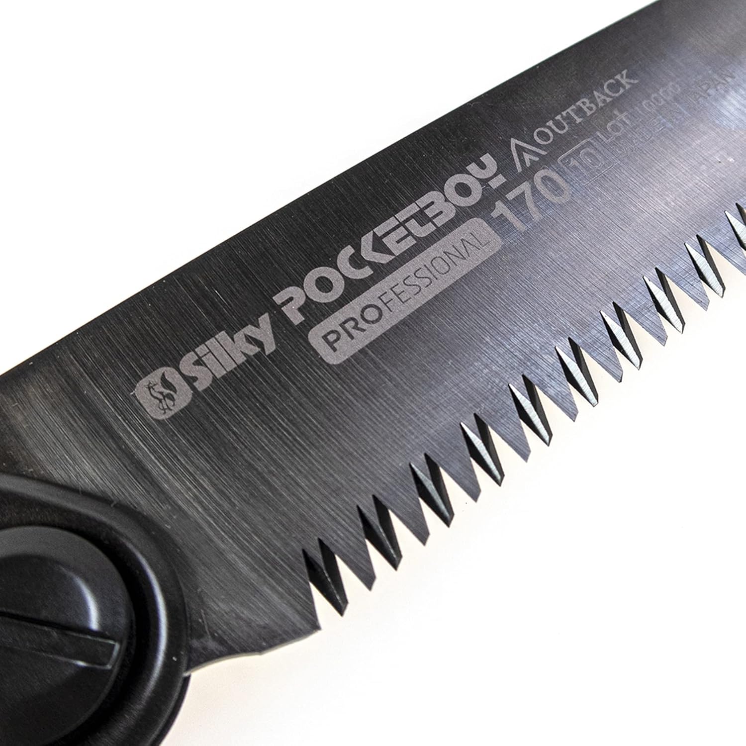 Close-up of Silky PocketBoy Professional 170 impulse-hardened carbon steel saw teeth
